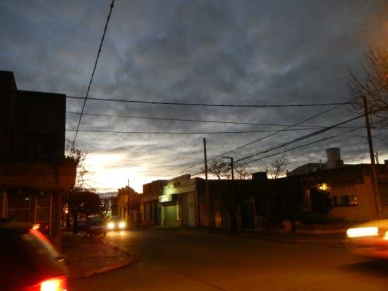 Cae la noche en Mercedes, Bs Aires