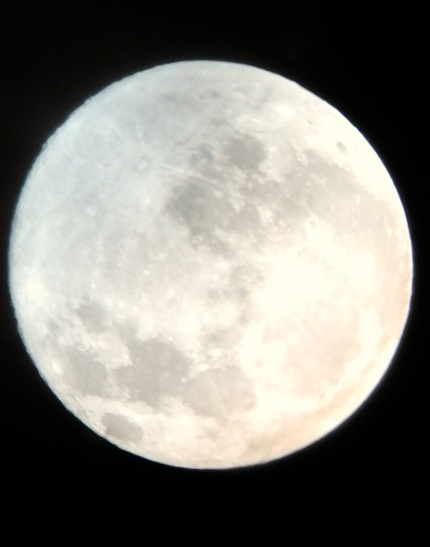 Luna llena del mes de junio, desde San Pedro de Atacama. Chile.